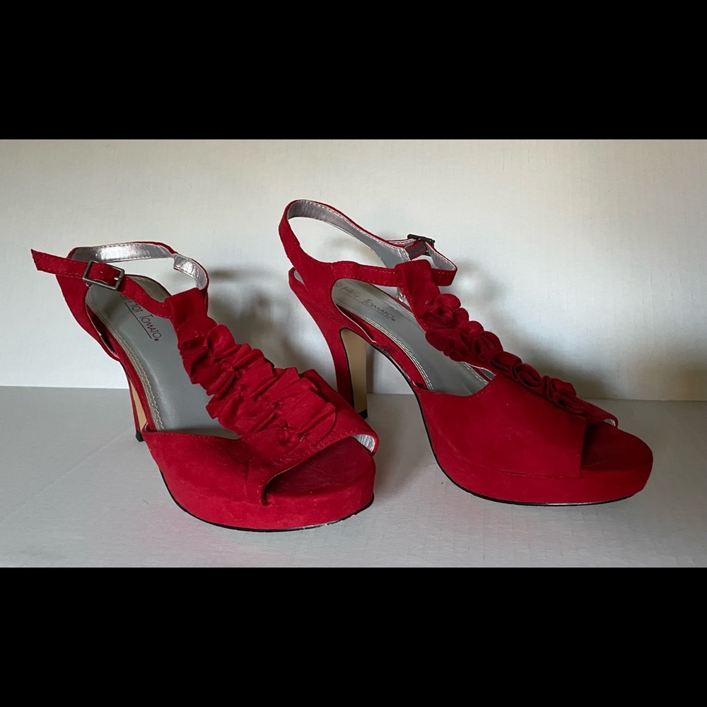 Heels - Picture 3 of 4